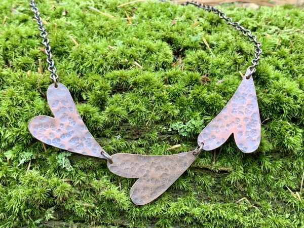 Copper hammered hearts necklace scaled